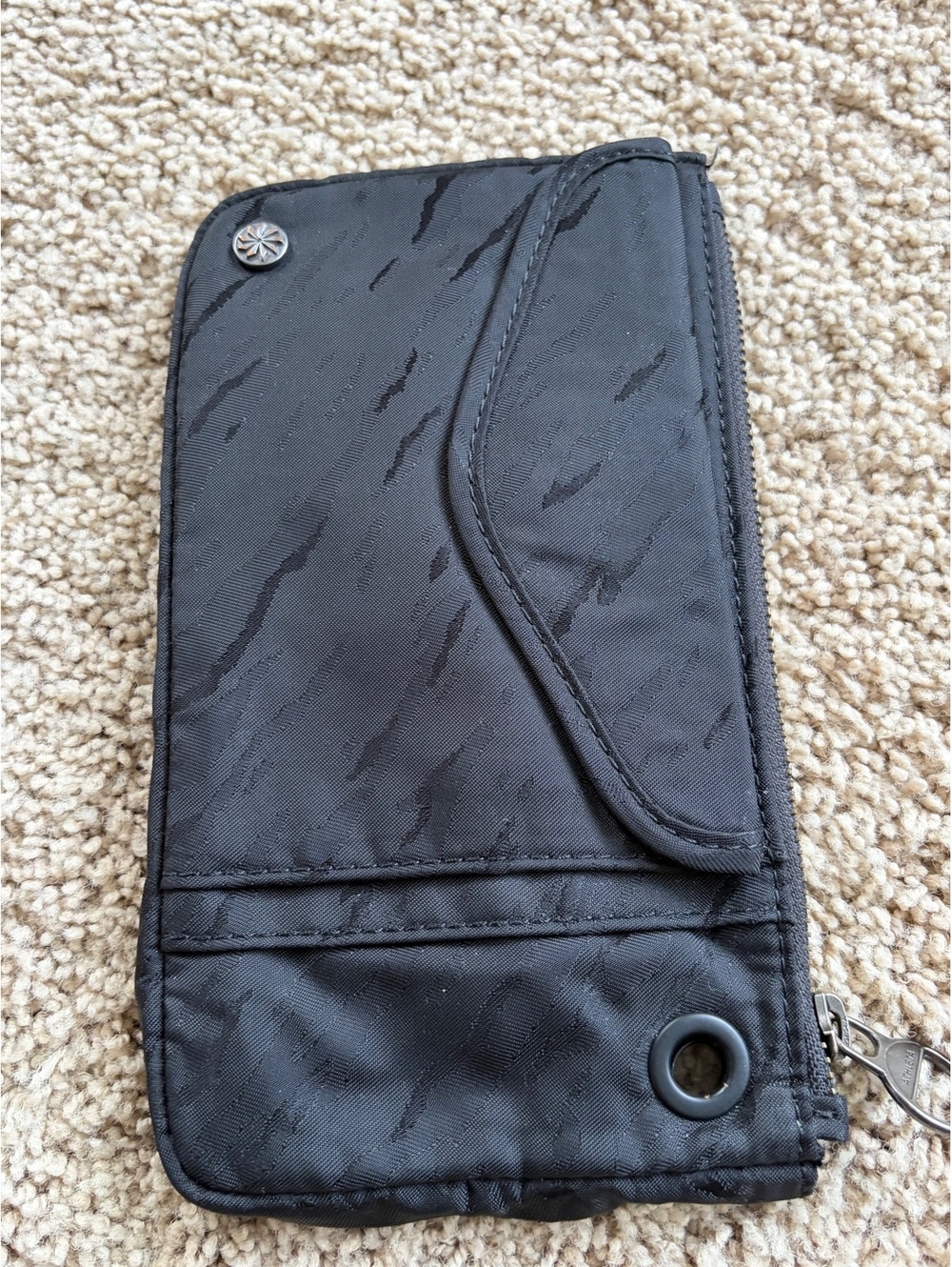 Athleta Coffee Run wristlet wallet black nylon no key ring